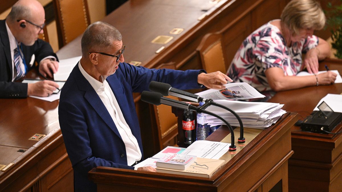 Babiš ve Sněmovně urážel politiky. Ministra označil za nulu a parazita